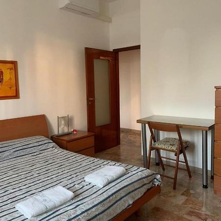 Comfortable Room Suitable 1-2 Pax Болоня Екстериор снимка